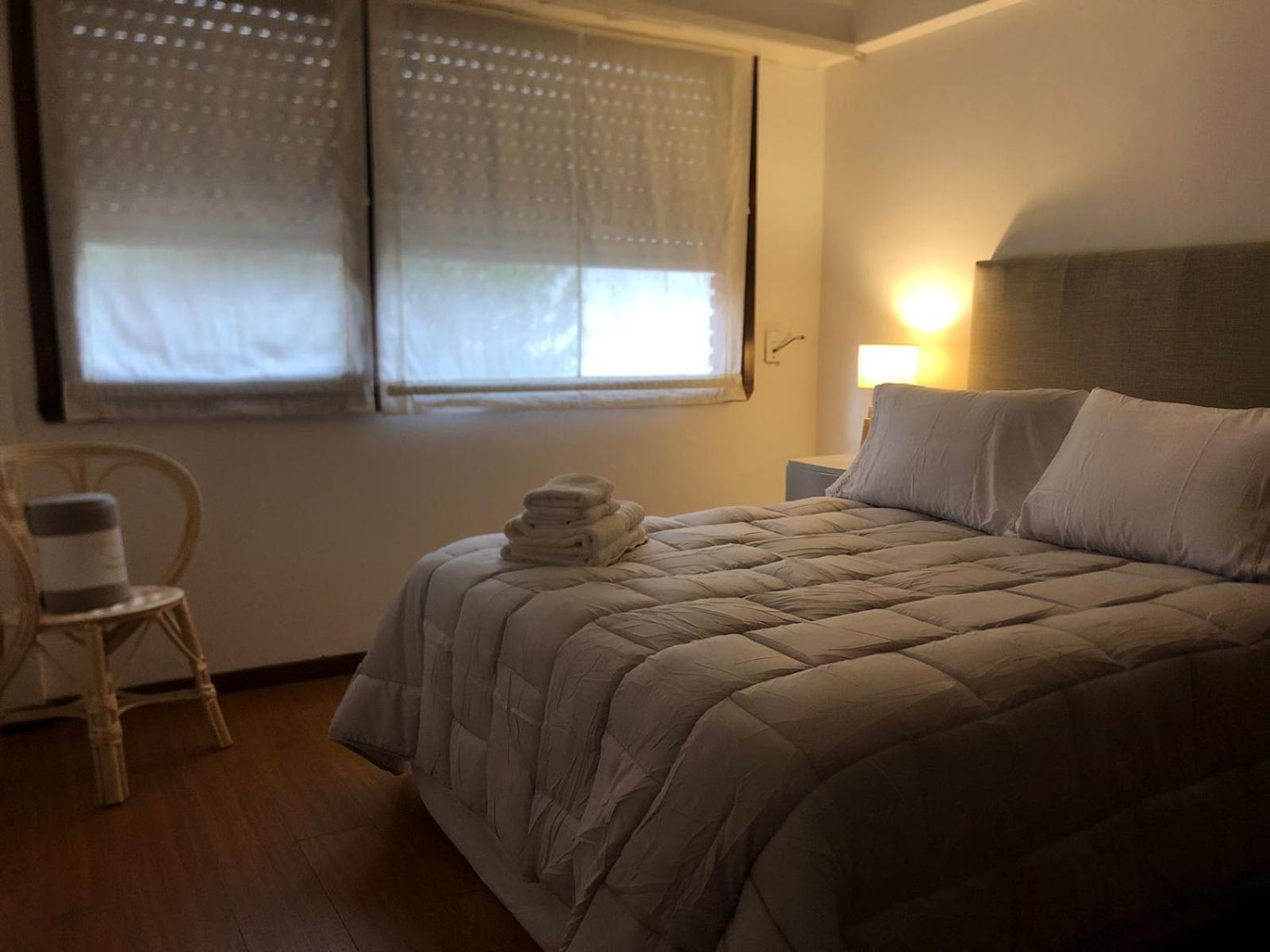 Departamento Bahia Varese *