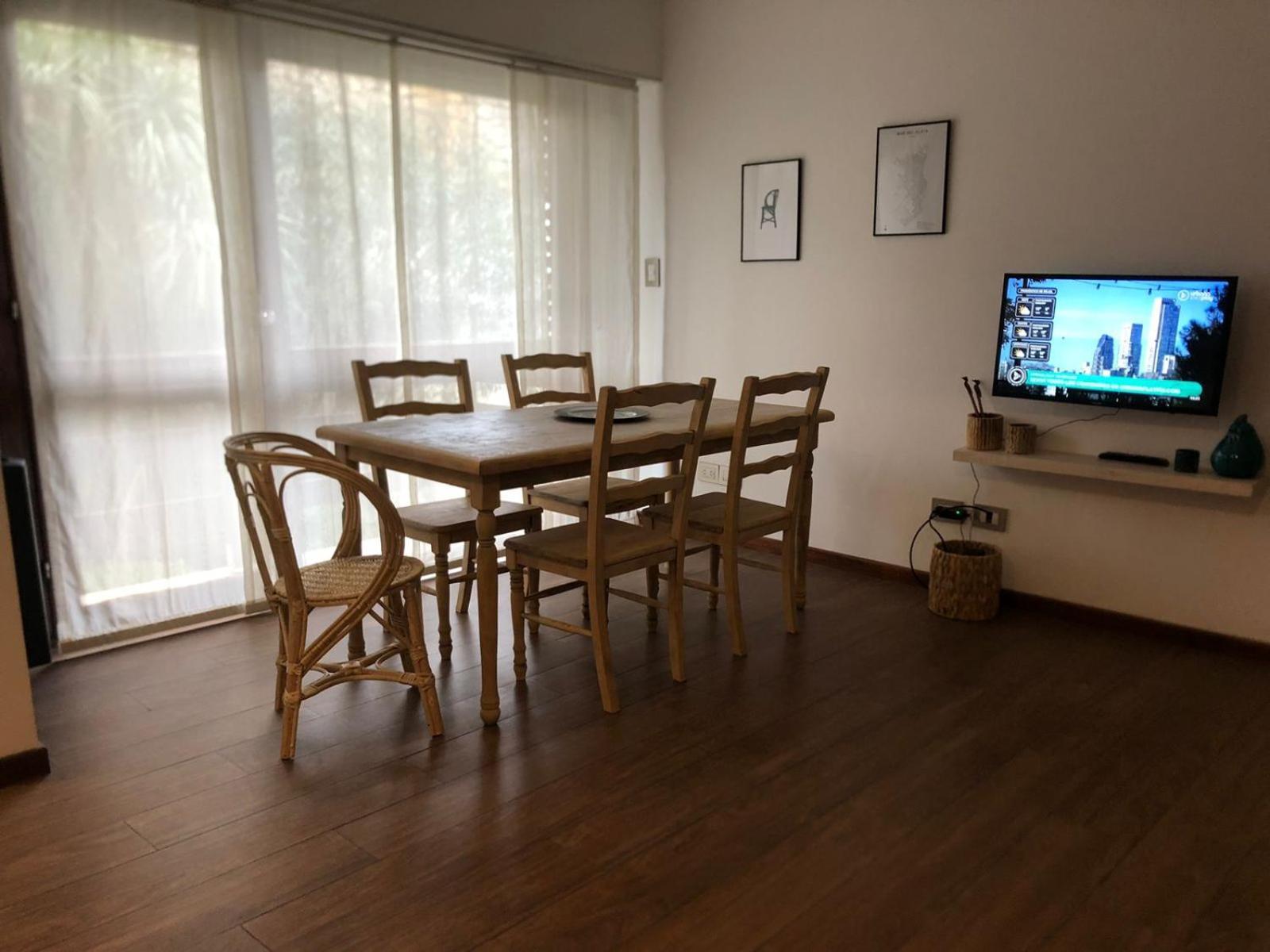 Departamento Bahia Varese *